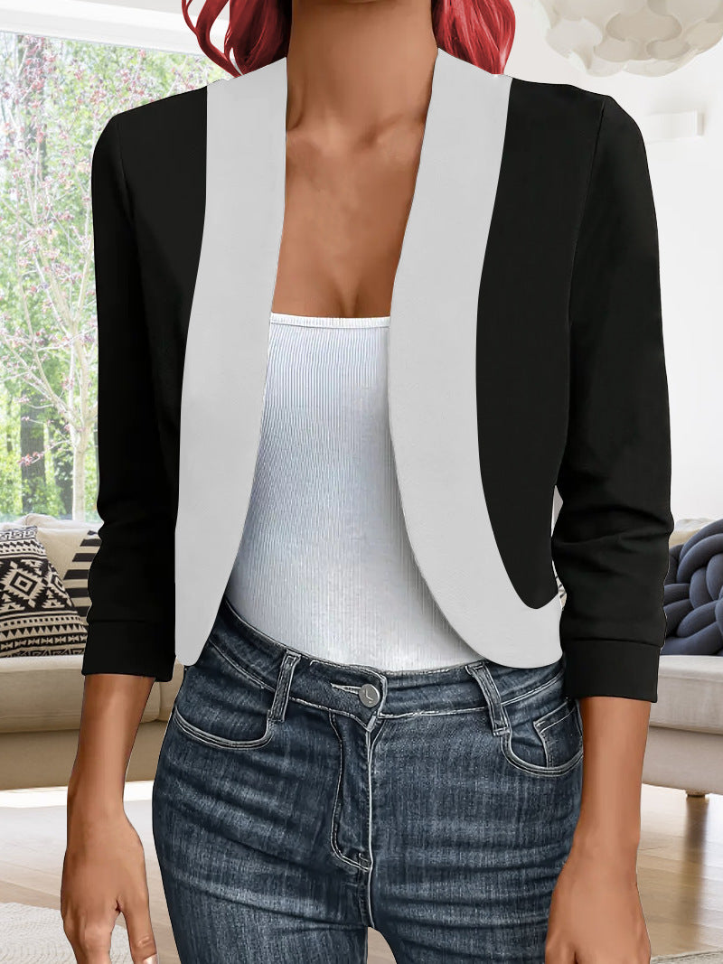 Damen Elegante Blazerjacke mit modernem Schnitt und Kontrastdetails EB