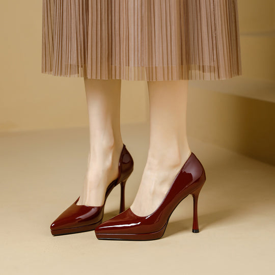 Damen elegante Stiletto-Pumps mit seitlichem Cut-Out und glänzender Oberfläche EB