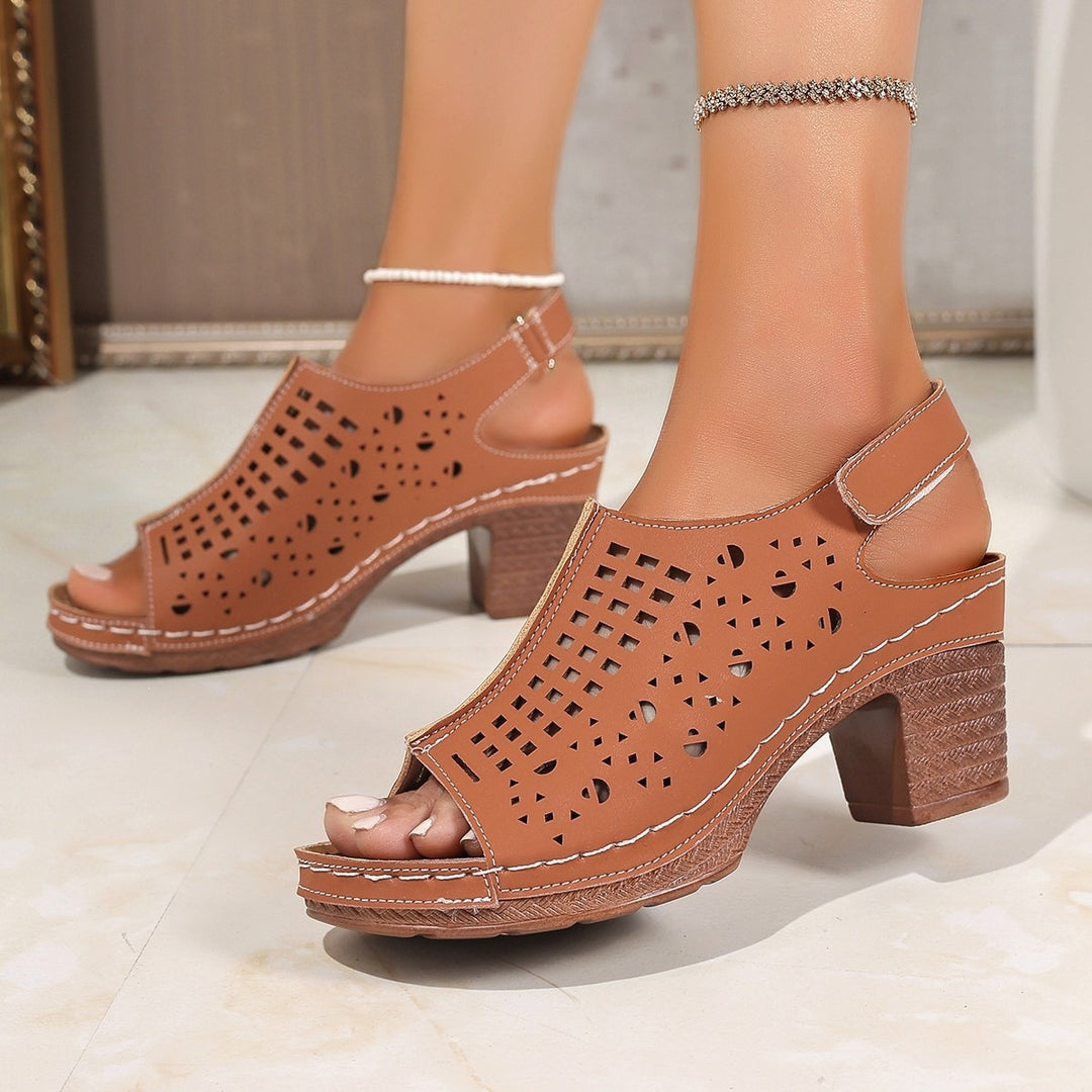 Damen Moderne Plateau-Sandalen mit offenen Schnitten und Absatz EB