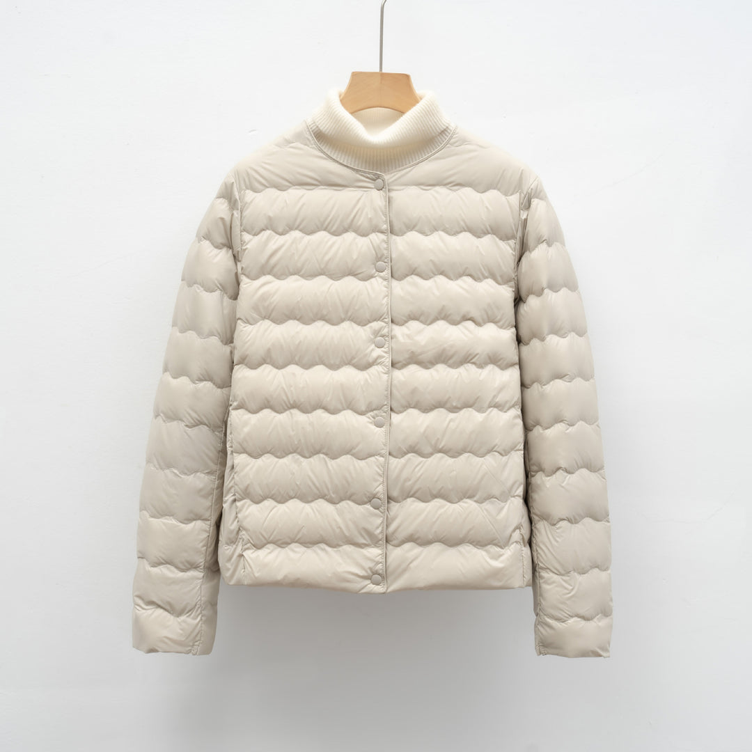 Damen Leichte gesteppte Jacke mit hochgeschlossenem Kragen und elastischen Bündchen EB