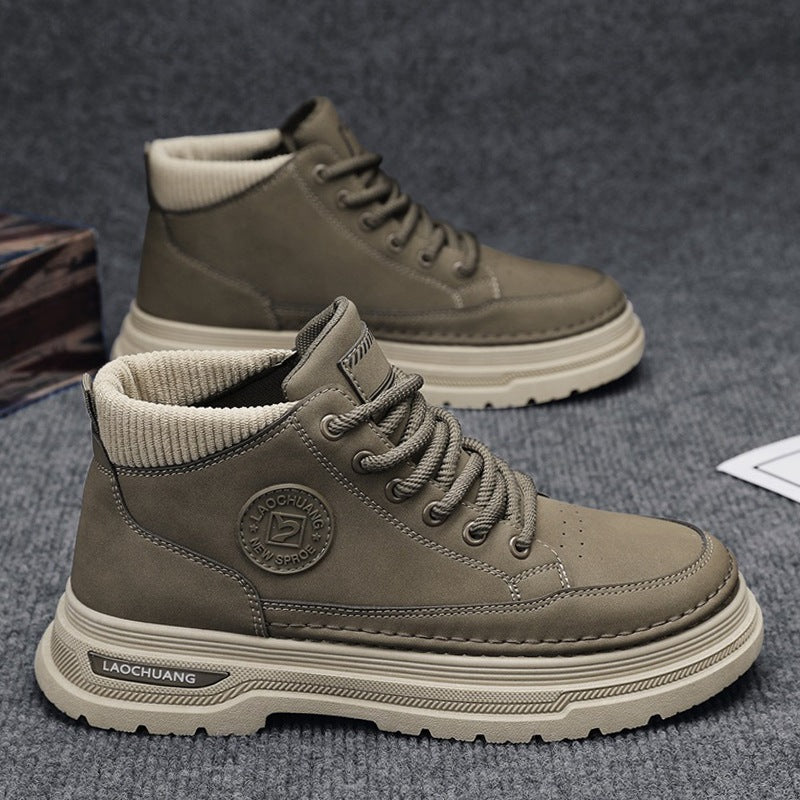 Damen Hohe Sneaker mit gepolsterter Knöchelpartie und rutschfester Sohle EB