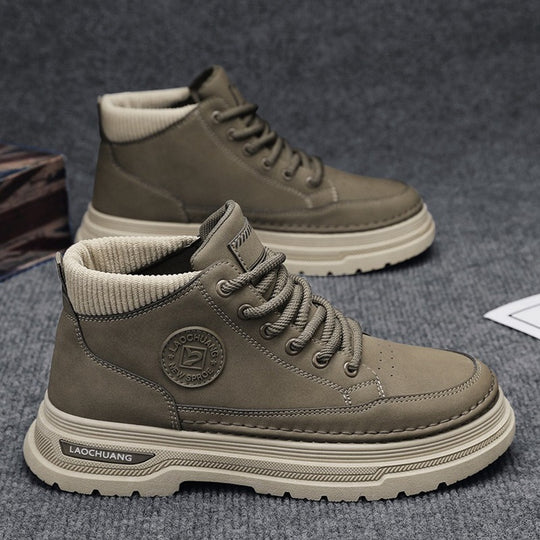 Damen Hohe Sneaker mit gepolsterter Knöchelpartie und rutschfester Sohle EB