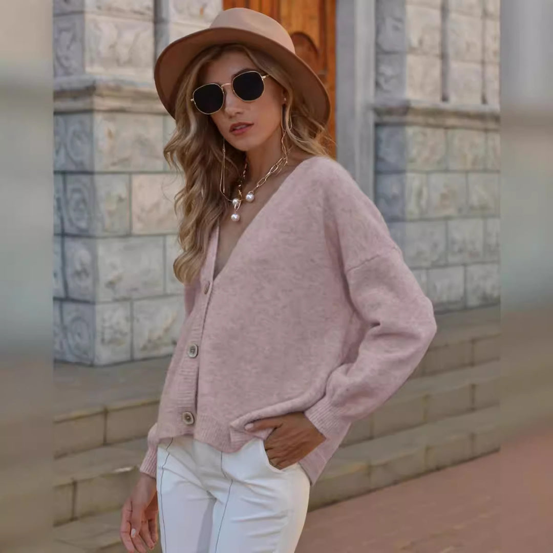 Damen Grobstrickcardigan mit lässigem V-Ausschnitt und dekorativen Knopfdetails EB