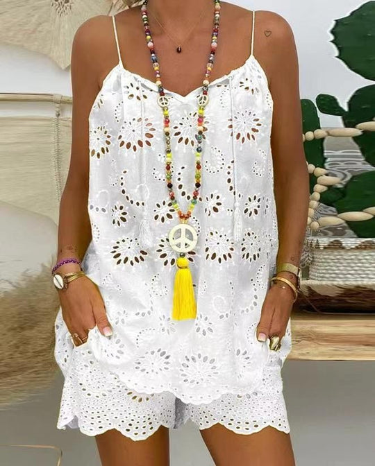 Damen luftiges Sommeroberteil mit Spitze und passenden Shorts EB