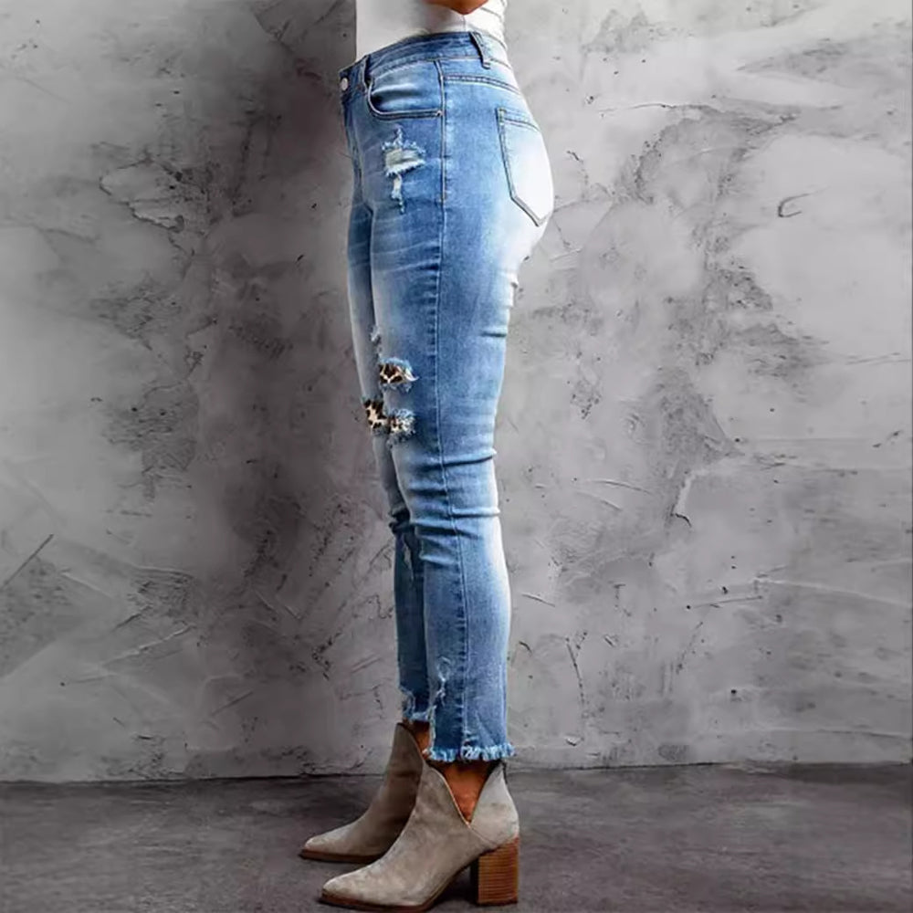 Damen Jeans im modernen Destroyed-Design mit aufregenden Tiermustern EB