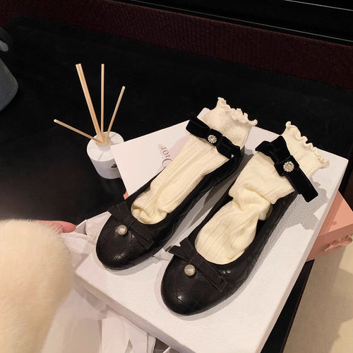Damen Ballerinas mit elegantem Rüschensockendetail und stilvoller Perlenapplikation EB