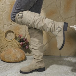 Damen Overknee-Stiefel aus weichem Wildleder mit dekorativem Schnallen-Detail EB