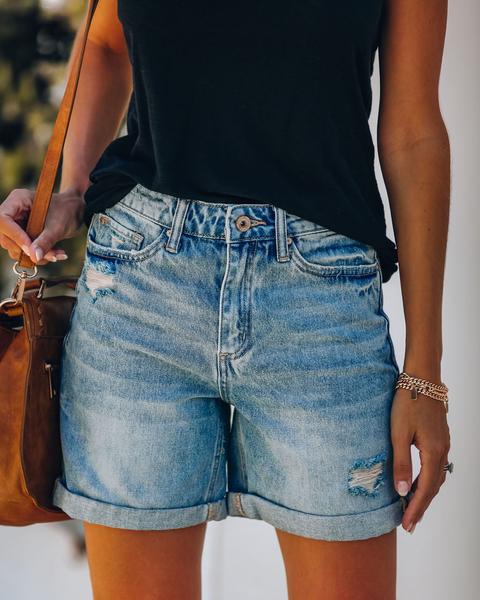 Damen Jeansshorts im lässigen Relaxed Fit mit modischen Destroyed-Details EB