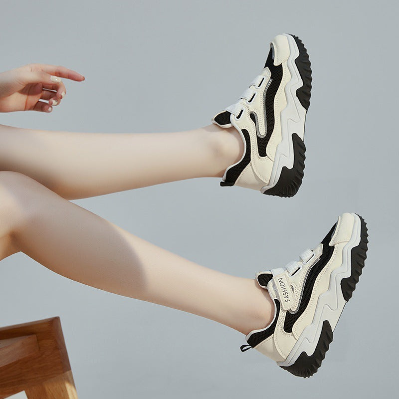 Damen Sportliche Sneaker mit atmungsaktiven Obermaterial und komfortablem Klettverschluss EB