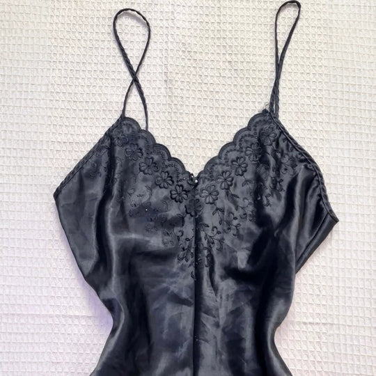 Damen elegantes Nachtkleid mit romantischem Spitzenbesatz EB