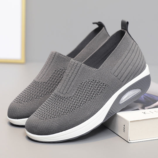 Damen Slip-On Sneakers mit atmungsaktivem Strickobermaterial von EB