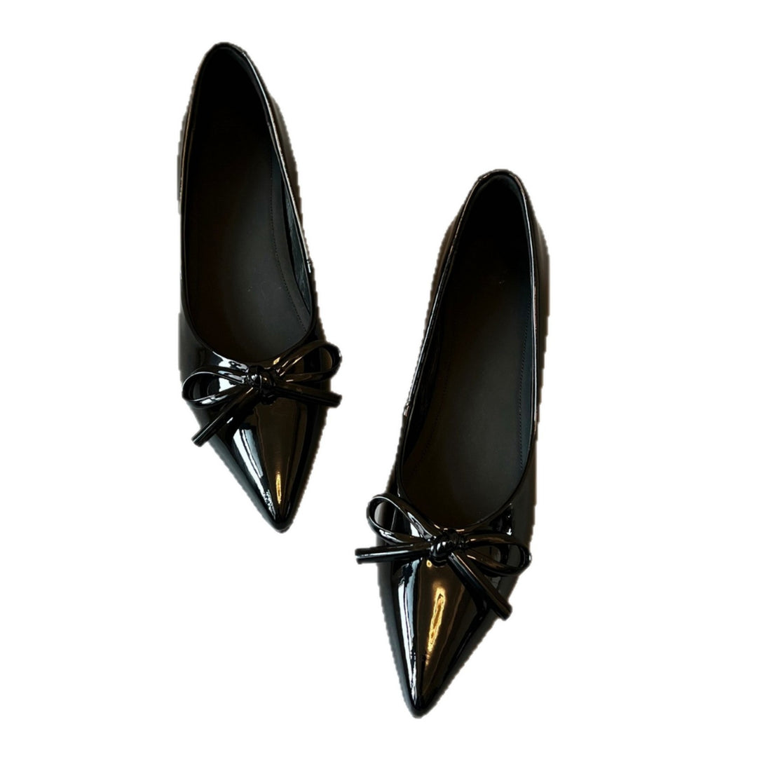 Damen elegante Ballerinas mit dekorativem Schleifenakzent und glänzender Lackoberfläche EB