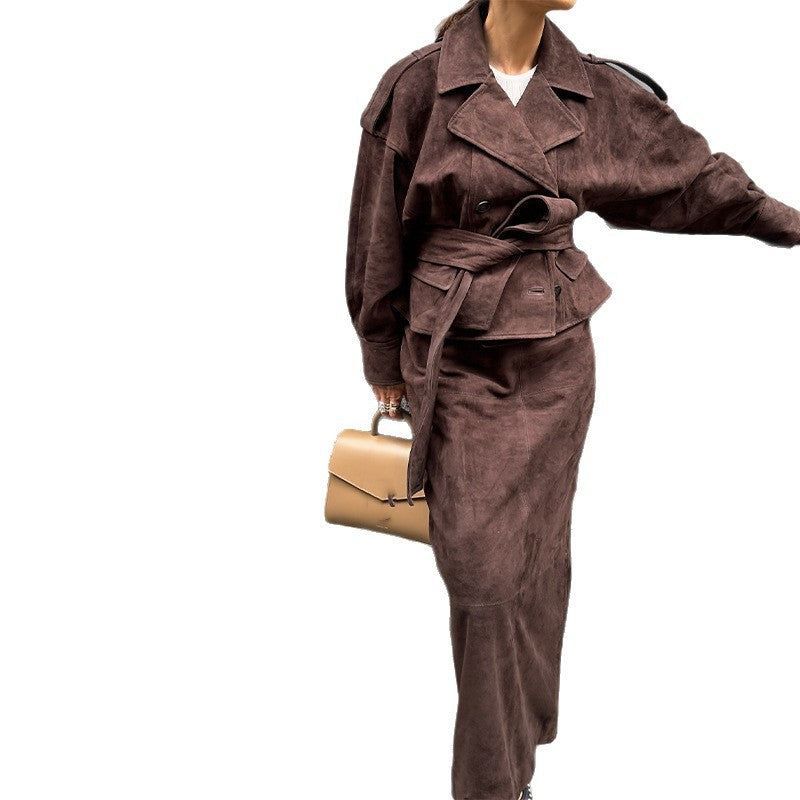 Damen modische Wildlederjacke mit passendem Rock im eleganten Set EB