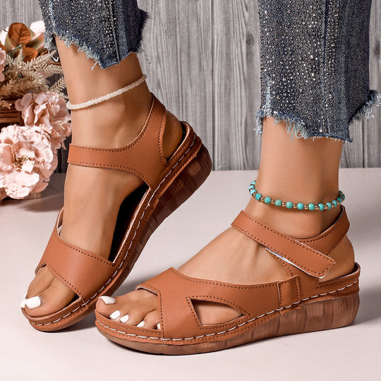 Damen lässige Riemchensandalen mit modischem Cut-Out-Design und komfortablem Fußbett EB