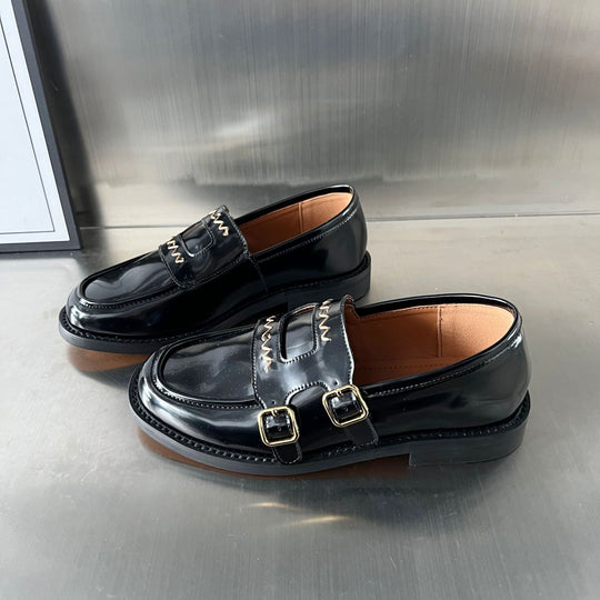 Damen Elegante Mokassins mit dekorativen Schnallen und hochwertigem Glanzleder EB