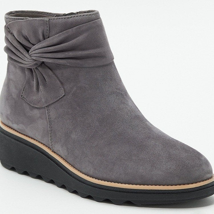 Damen Wedge-Stiefeletten mit geschmackvollem Falten-Design und rutschfester Sohle EB