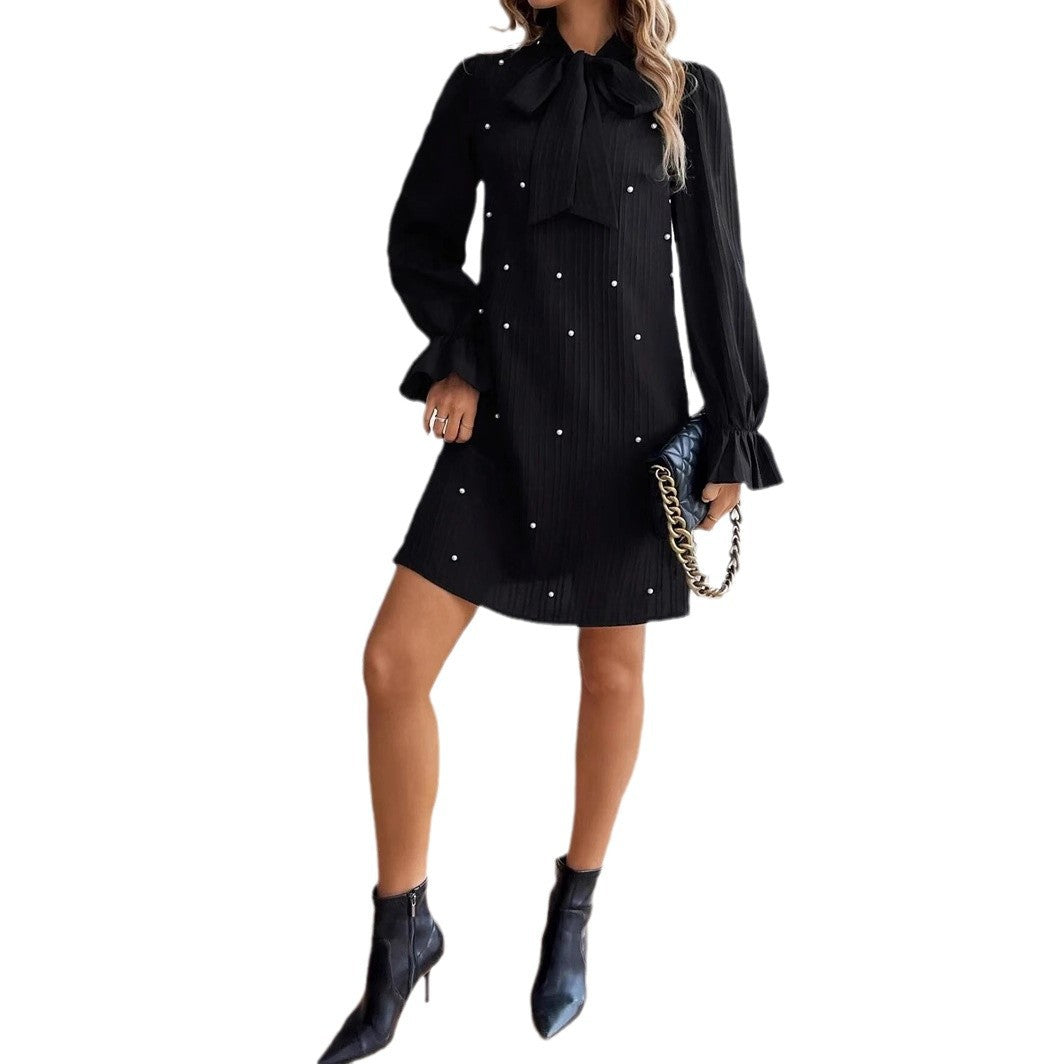 Damen elegantes Kleid mit Schleifenkragen und Pünktchen-Applikationen EB
