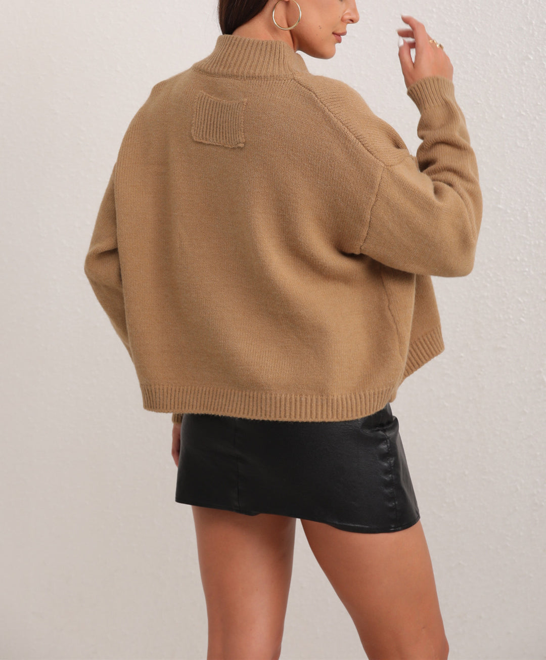Damen Grobstrick Pullover mit hohem Kragen und breiten Ärmeln EB