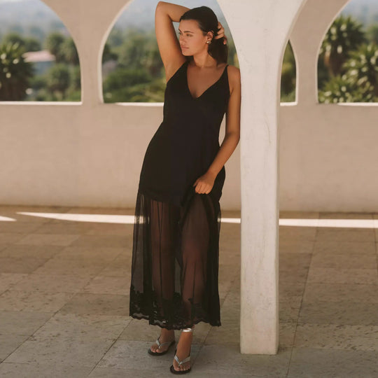 Damen nan Lagenmaxikleid mit kurzem Innenkleid und transparentem Tüll-Überrock, V-Ausschnitt und feinen Spaghettiträgern EB