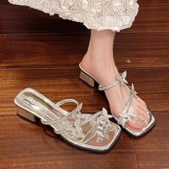 Damen Elegante Sandalen mit funkelnden Schmetterlingsapplikationen und komfortablem Blockabsatz EB