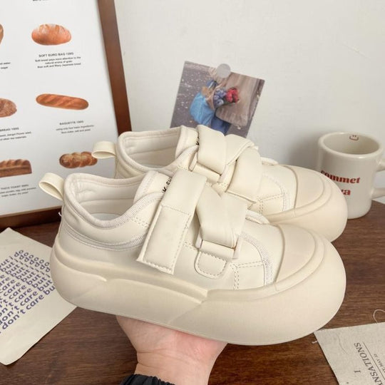 Damen Sneaker mit verstellbarem Klettverschluss und dämpfender Sohle EB