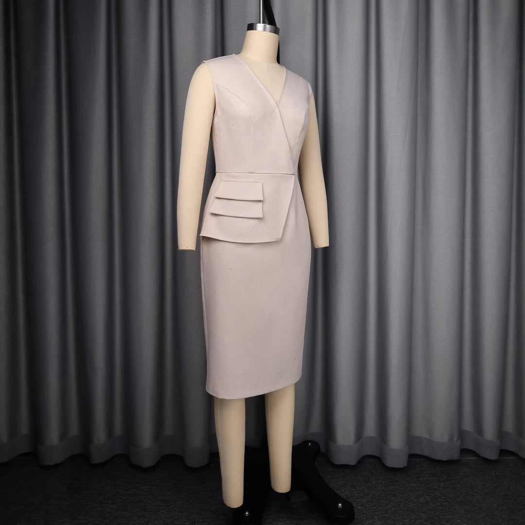 Damen figurbetontes Kleid mit asymmetrischem Schnitt und modischer Rüsche EB