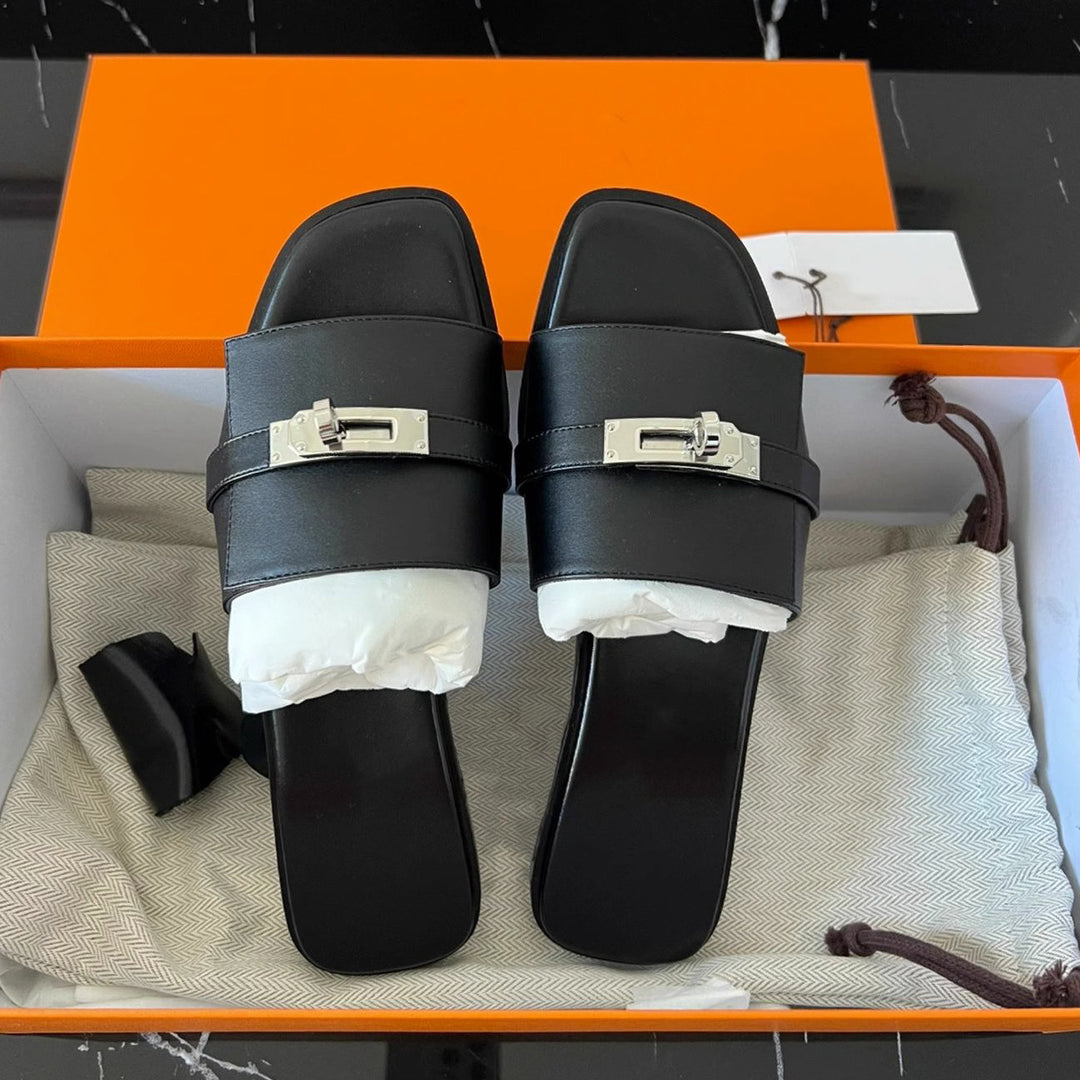 Damen Riemensandalen mit eleganter Schnallenverzierung und bequemer Fußbettgestaltung EB