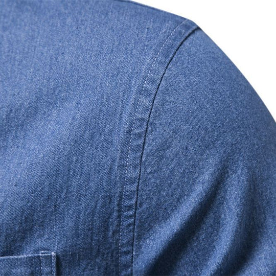 Herren nan schmal geschnittenes Denim-Hemd mit Kentkragen und aufgesetzten Brusttaschen EB