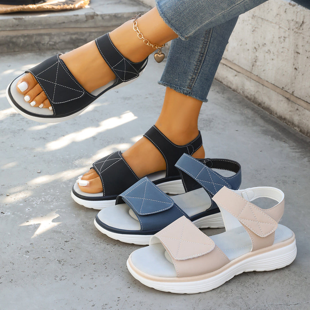 Damen Komfortable Sandalen mit elastischen Klettverschlüssen und Fußbett EB