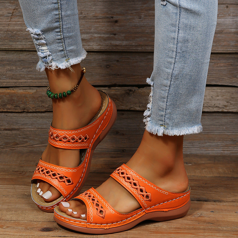 Damen Bequeme Leder-Sandalen mit dekorativem Lochmuster EB