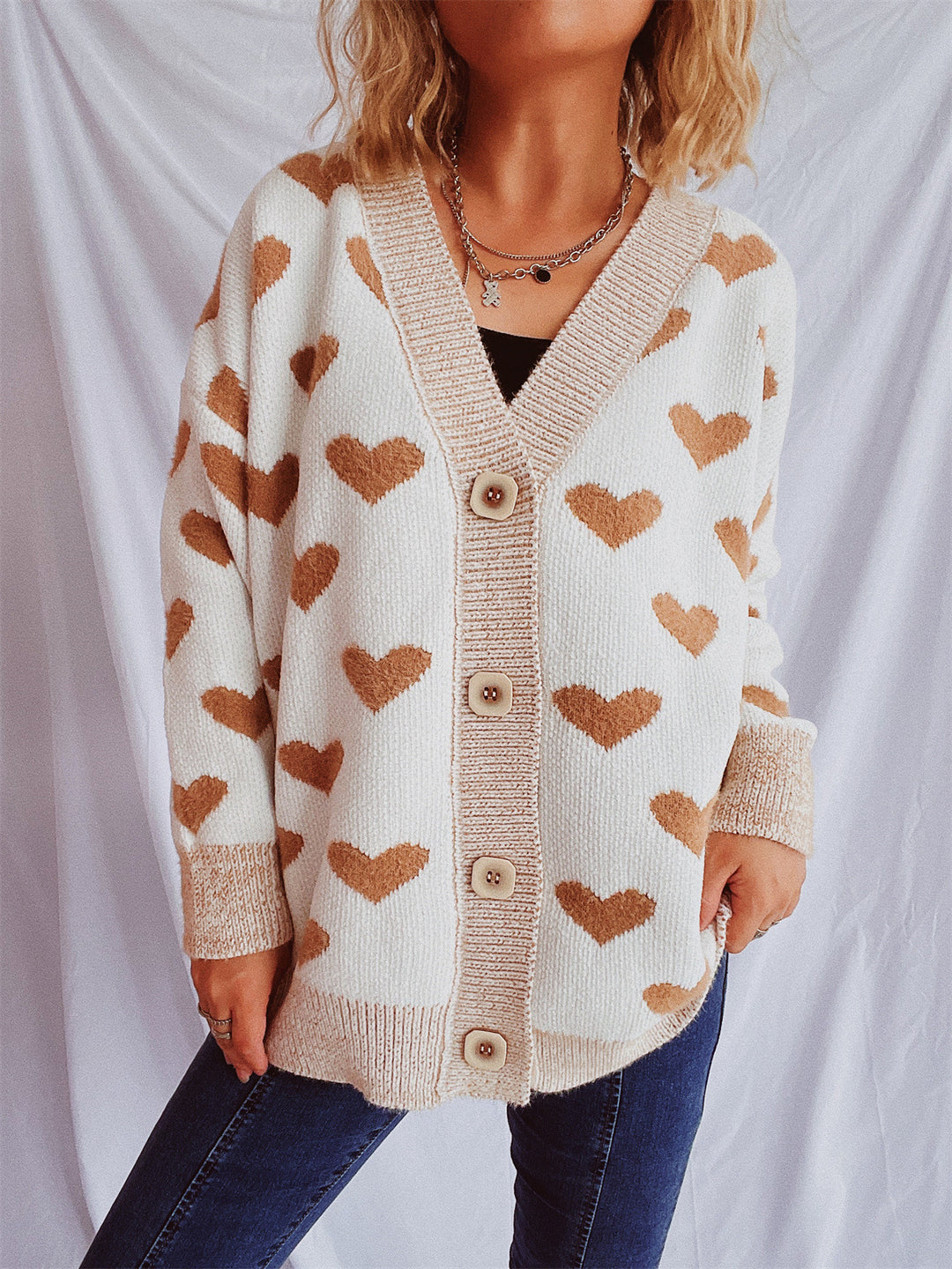 Damen Strickjacke mit herzförmigem Muster und knöpfbarem Design EB
