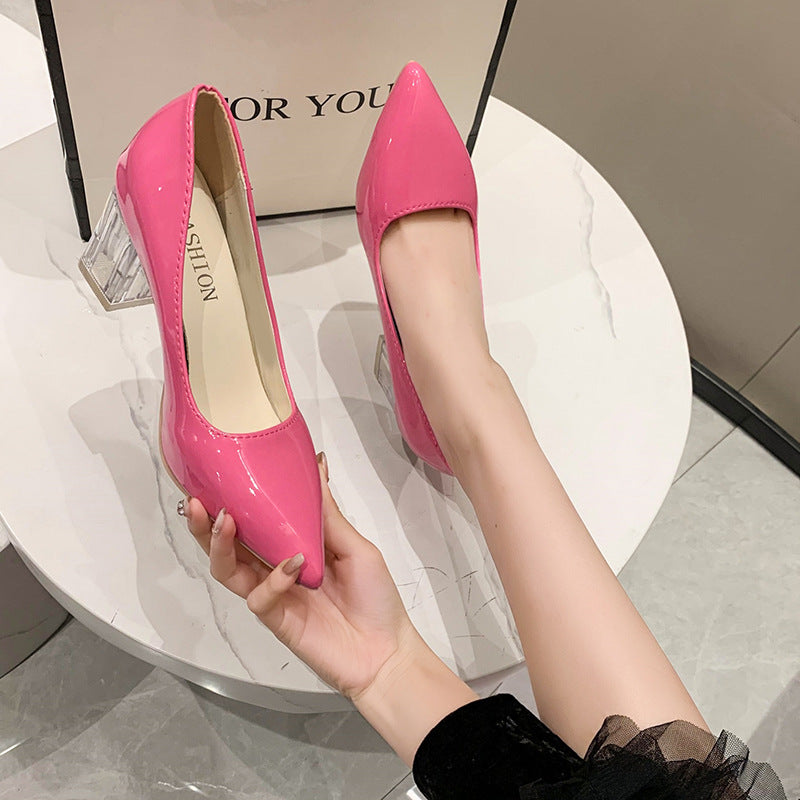 Damen klassische Pumps mit transparentem Blockabsatz und spitz zulaufender Vorderkappe EB