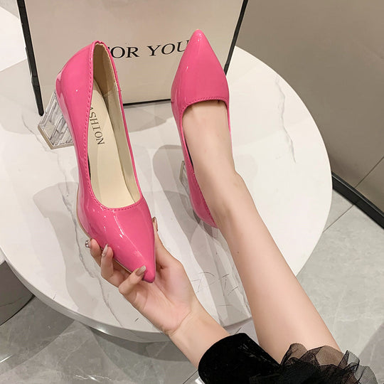 Damen klassische Pumps mit transparentem Blockabsatz und spitz zulaufender Vorderkappe EB