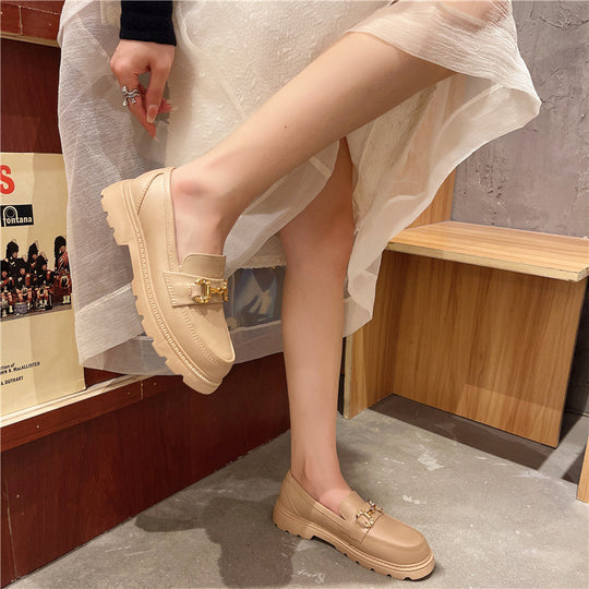 Damen modische Mokassins mit goldenen Schmuckdetails EB