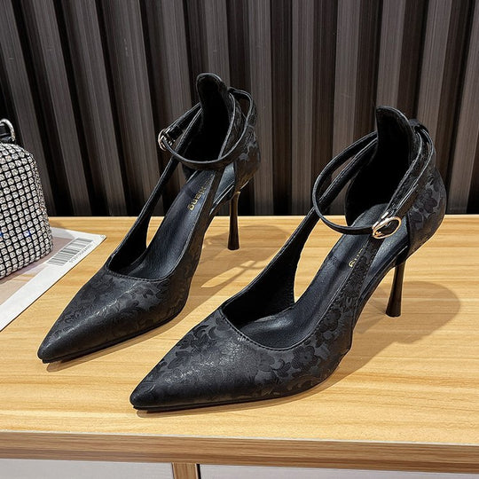 Damen Spitzen High Heels mit eleganter Fesselriemenverzierung EB