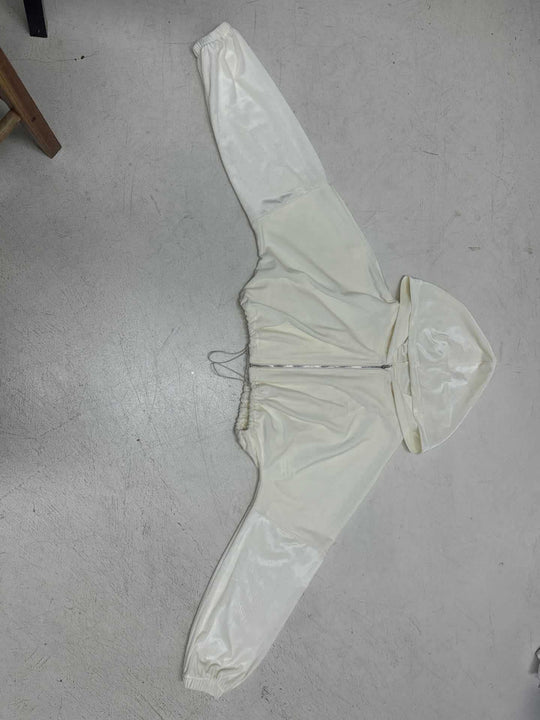 Damen nan kurze Kapuzenjacke mit Taillen-Tunnelzug, glänzender Satinoptik, Frontreißverschluss und elastischen Bündchen EB