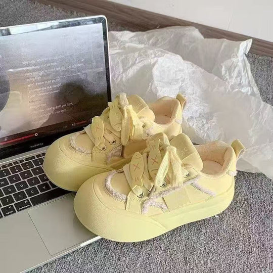 Damen Modische Sneaker mit innovativem Sohlenprofil und elastischem Schnürsystem EB