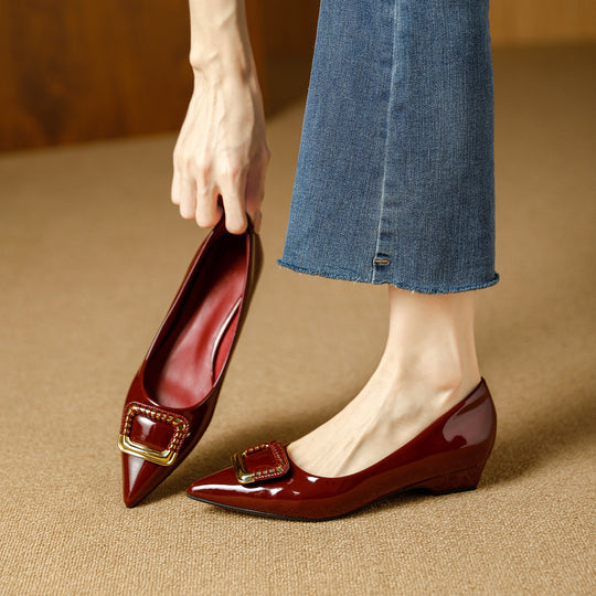 Damen elegante spitze Pumps mit dekorativem Schmuck EB