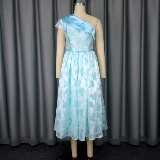 Damen Cocktailkleid mit asymmetrischem Design und floralen Akzenten EB