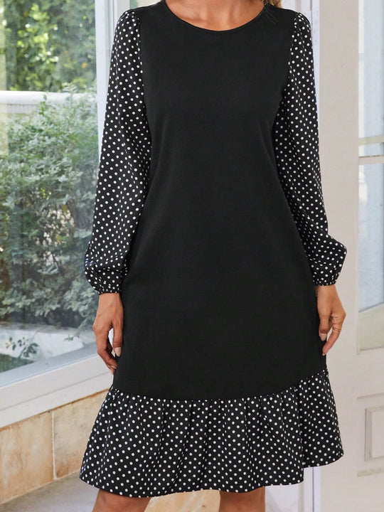 Damen elegantes Kleid mit modischen Punkteärmeln und Rüschendetail EB