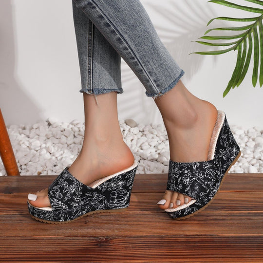 Damen Wedge-Pantoletten mit kunstvollem floralem Muster und komfortablem Fußbett EB