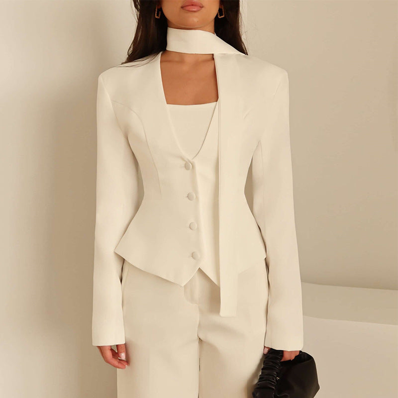 Damen Blazer mit hochgeschlossenem Kragen und voluminösen Ärmeln EB
