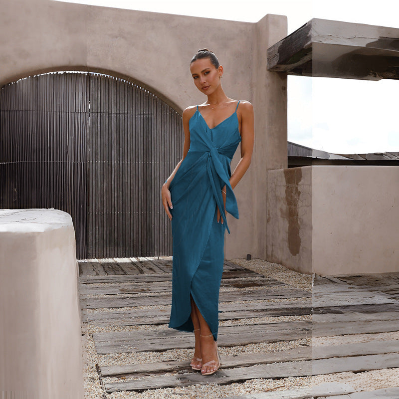 Damen Elegantes Abendkleid mit tiefem V-Ausschnitt und figurbetontem Schnitt EB