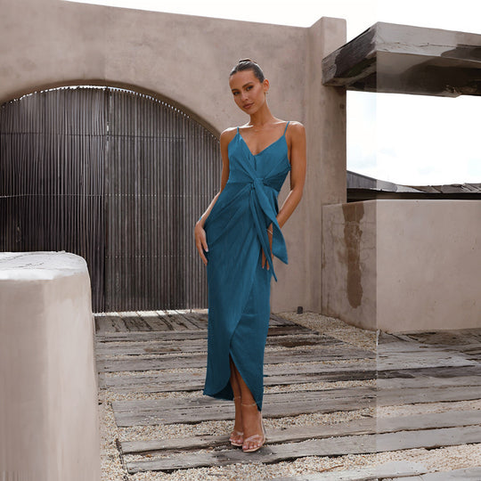 Damen Elegantes Abendkleid mit tiefem V-Ausschnitt und figurbetontem Schnitt EB