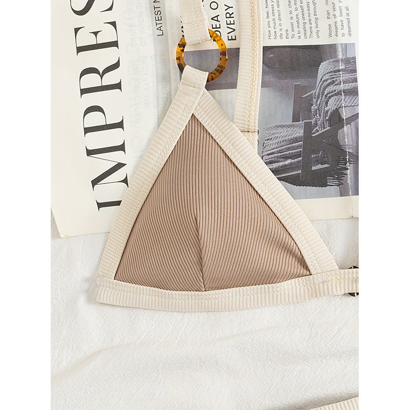 Damen Triangel-Bikini mit eleganten Ringdetails und verstellbaren Trägern EB