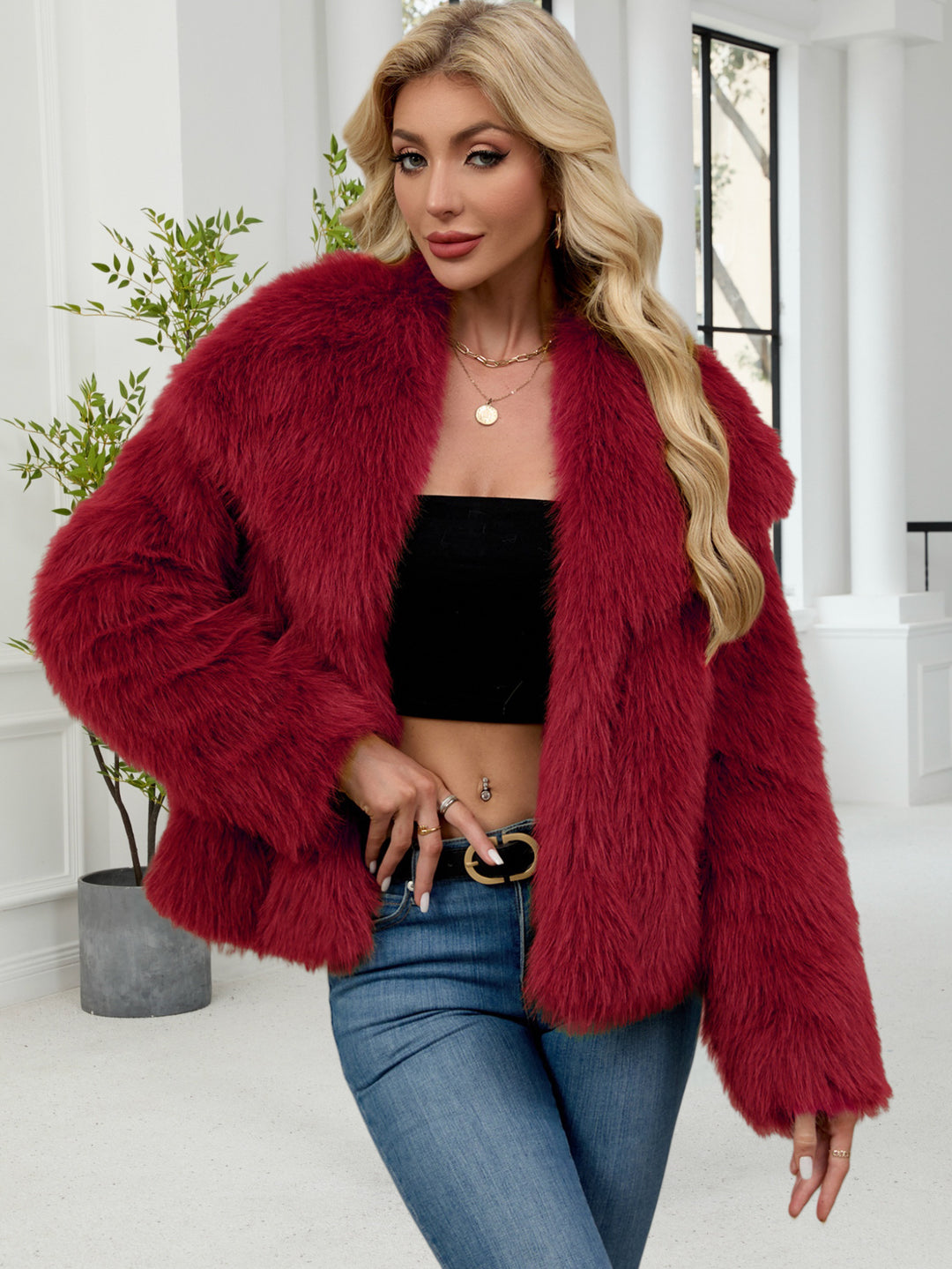Damen Flauschige Kunstpelzjacke mit oversized Schnitt und voluminösen Ärmeln EB