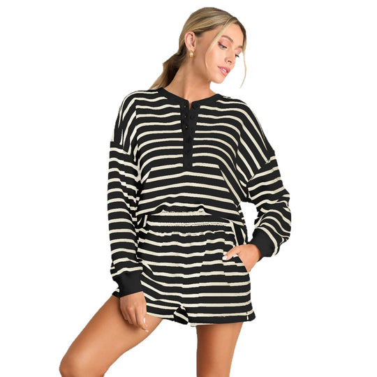 Damen Lässiges Set aus gestreiftem Oberteil und Shorts im Sport-Look EB