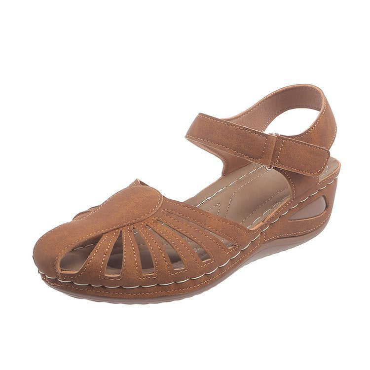 Damen Sandalen mit verstellbarem Riemen und durchbrochenem Design EB