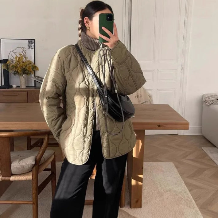 Damen Steppjacke mit zeitgemäßem Design und praktischen Seitentaschen EB