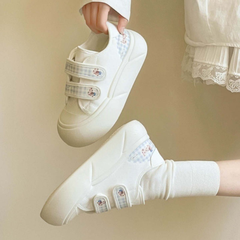 Damen Plattform-Sneaker mit praktischem Klettverschluss und verspielten Applikationen EB